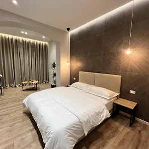 Enzo & Blloku Otel